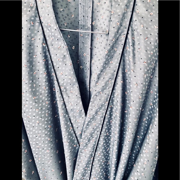 kimono style unisex one size fits most silky Steely gray & black trim - Picture 6 of 15